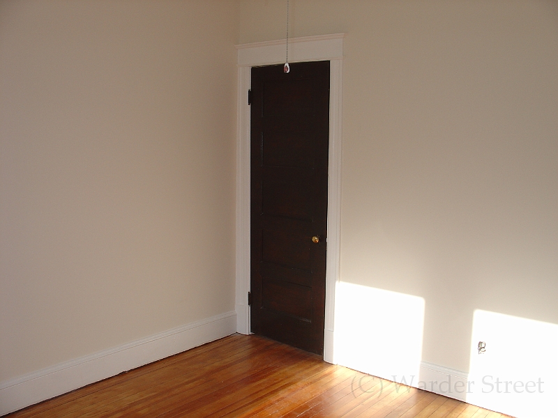 Spare Bedroom 1 08.jpg